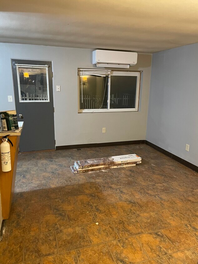 Primary Photo - 613 Cherry Ave