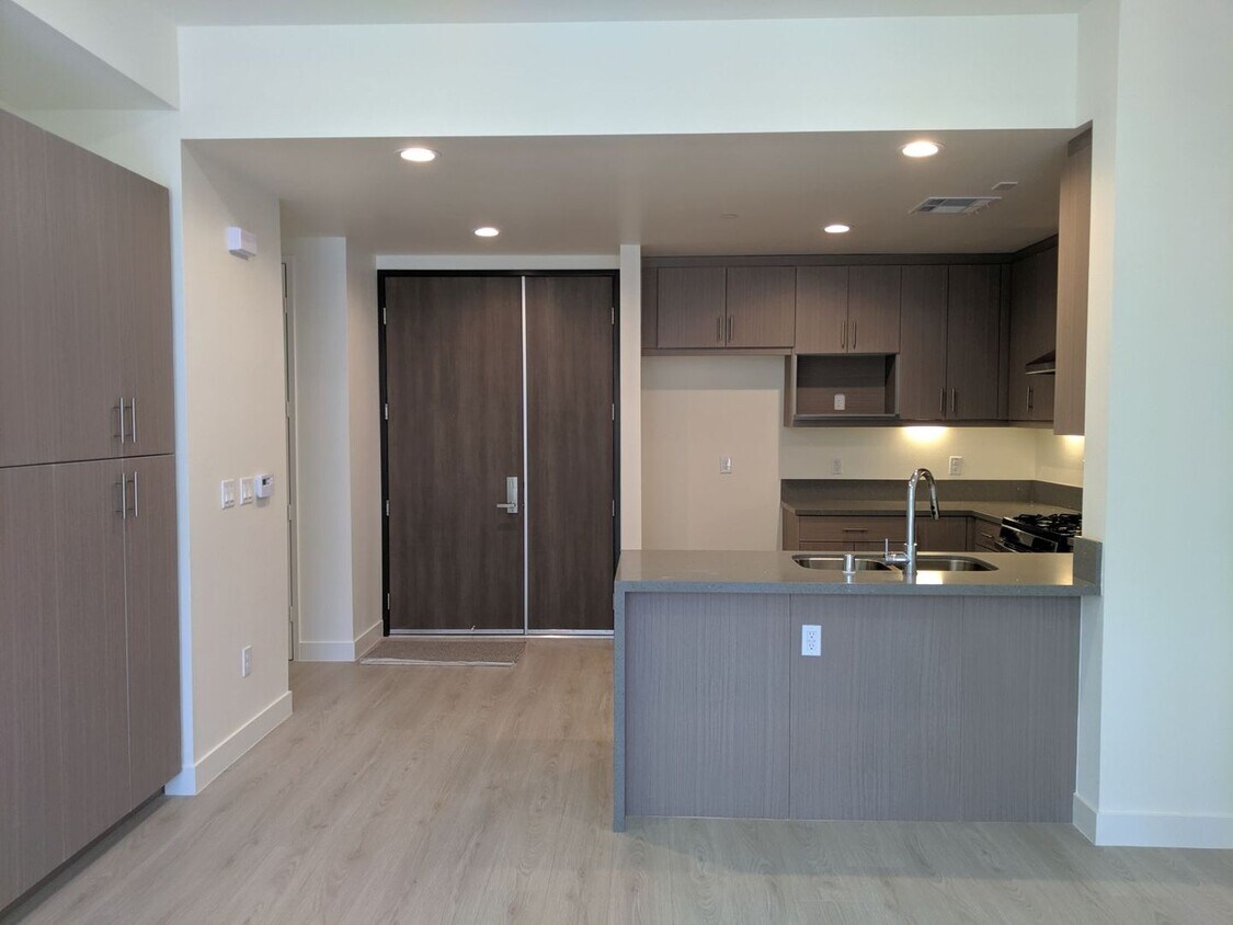 Foto principal - Monterey Bay Square (#308)
