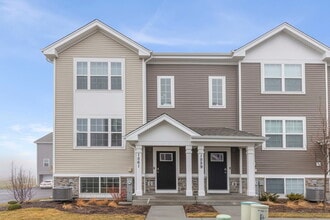 Building Photo - 1561 Sequoia Wy