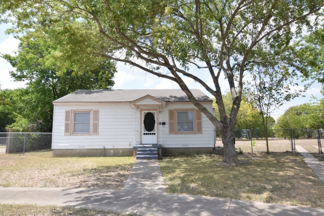 Building Photo - 913 Bowie Ct