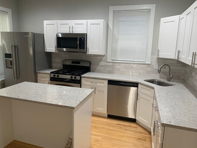 Foto del edificio - 2744 W Cortland St