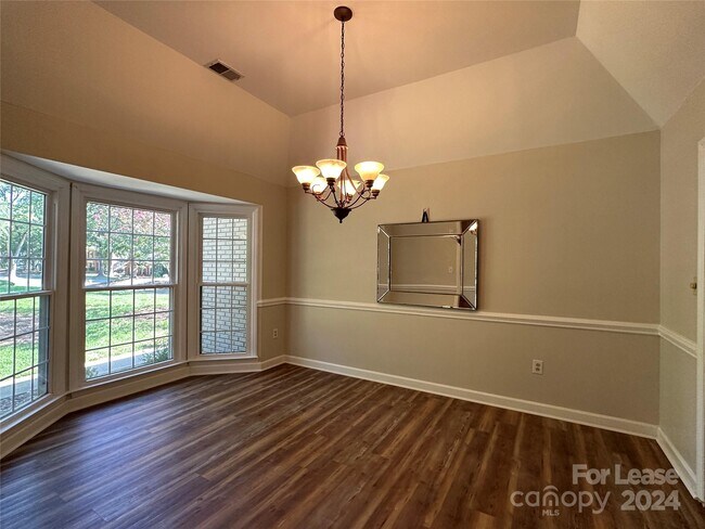 Foto del edificio - 1422 Sycamore Knoll Ct