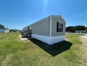 Building Photo - 305 Walker Ct