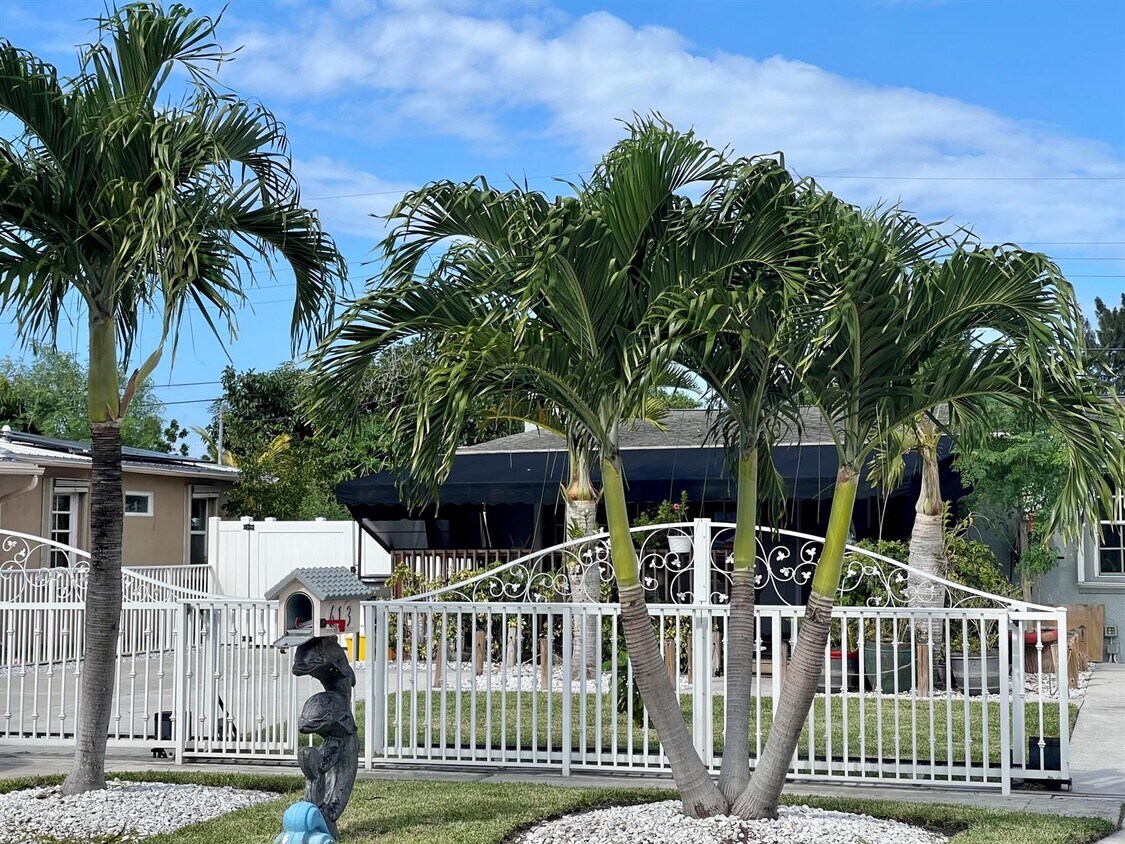 Foto del edificio - 613 Cherry Rd