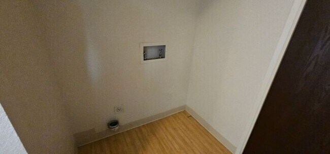Foto del edificio - 2 Bedroom 1.5 bath Town Home For Rent, Nor...