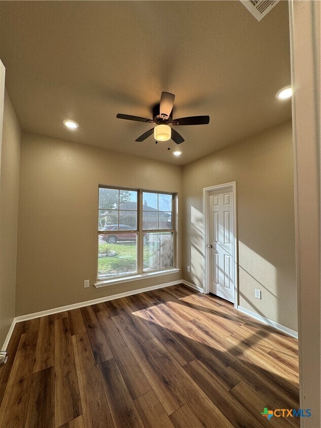 Foto del edificio - 416 Parkfield Ln