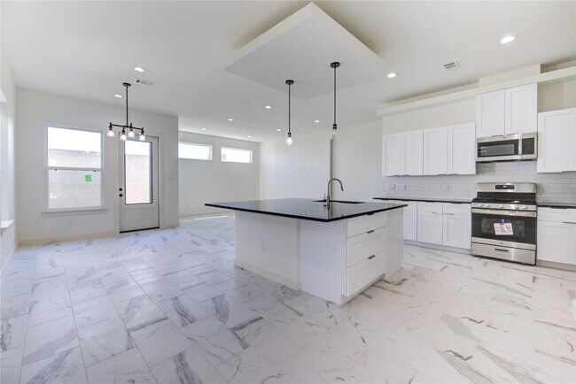 Building Photo - 2912 El Fenice Ln