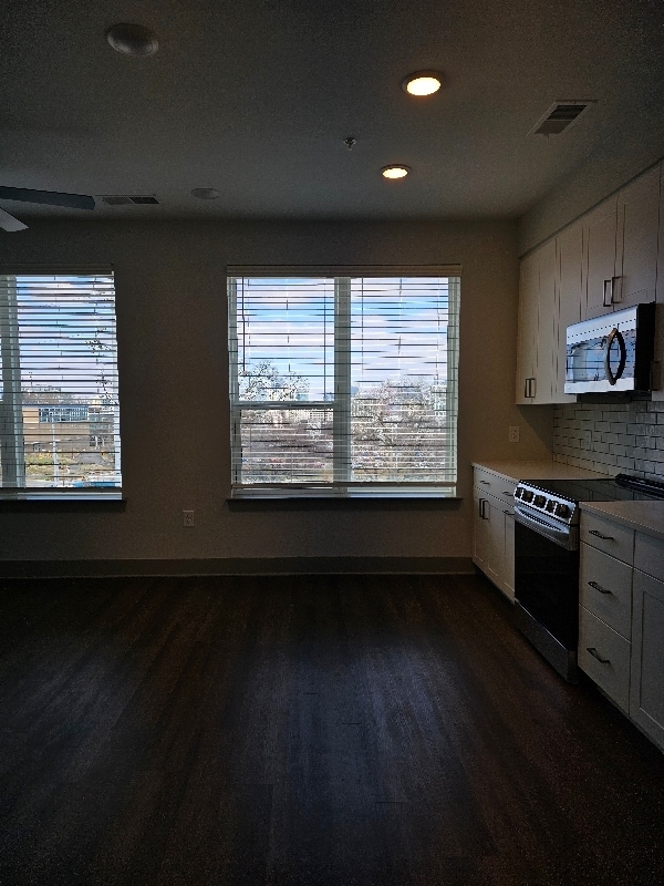 Photo - 700 Craighead St Apartment