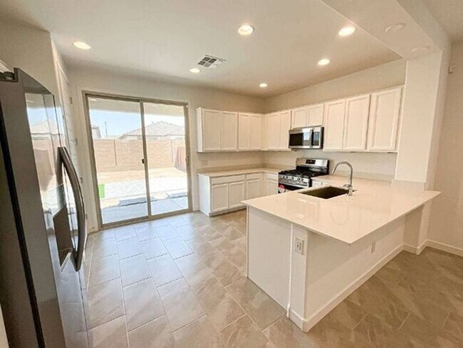 Foto del edificio - 4439 N 94th Dr