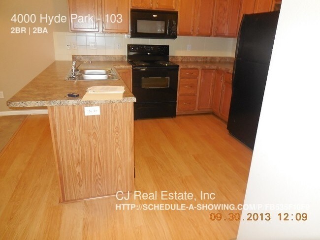 Building Photo - 4000 Hyde Park Ave