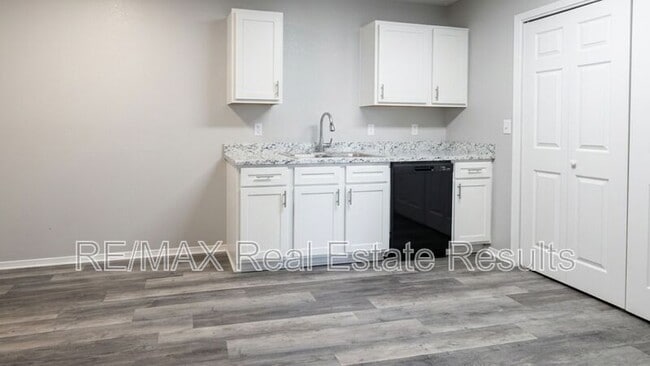 Foto del edificio - 4416 Acoma St