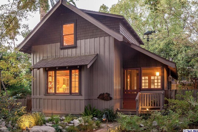 Building Photo - 649 La Loma Rd