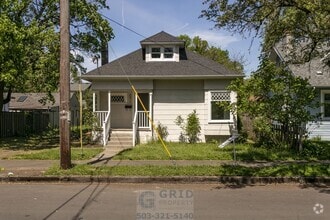 Building Photo - 6827 SE Mitchell Ct