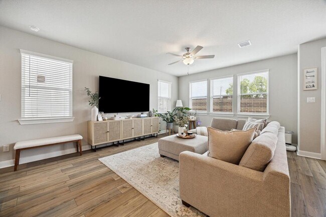 Building Photo - 4122 Peaceful Pines Ln