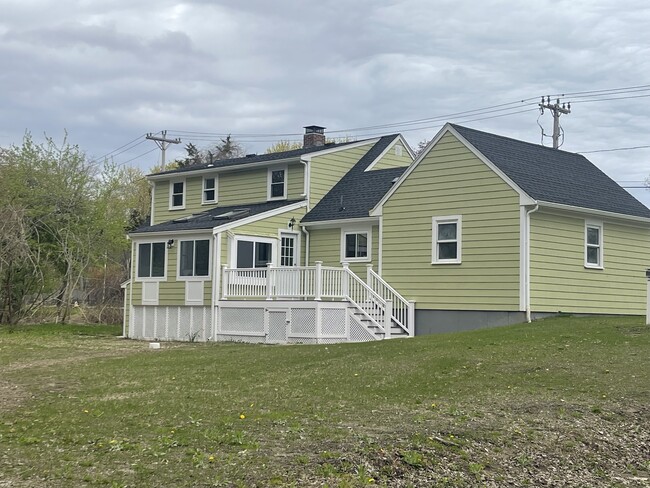 Building Photo - 713 Webster St