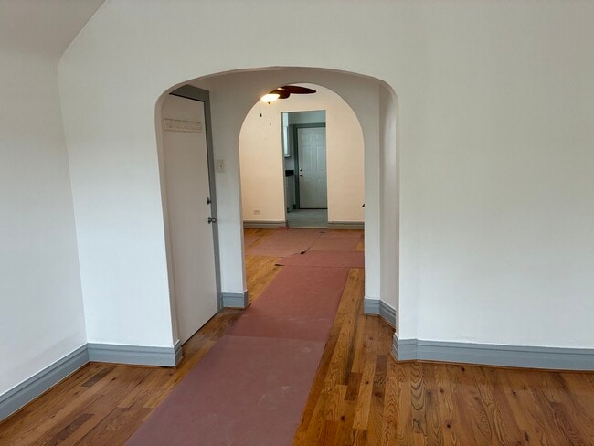 Foto del edificio - 1430 N Leamington Ave