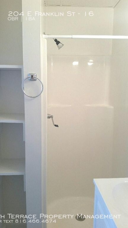 Building Photo - 204 E Franklin St - Studio