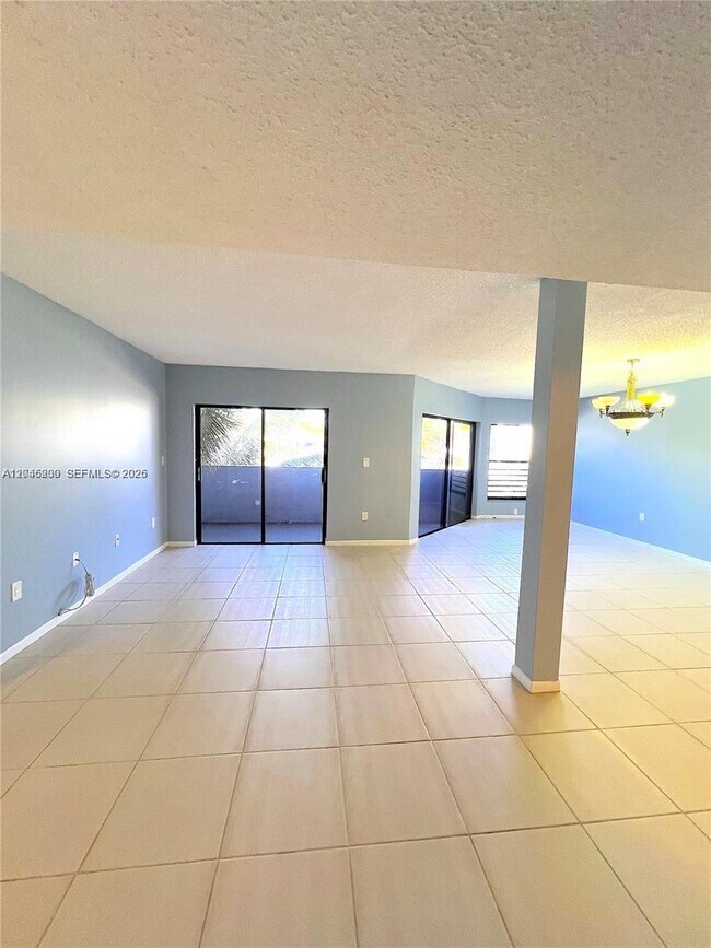 Foto del edificio - 8888 SW 131st Ct