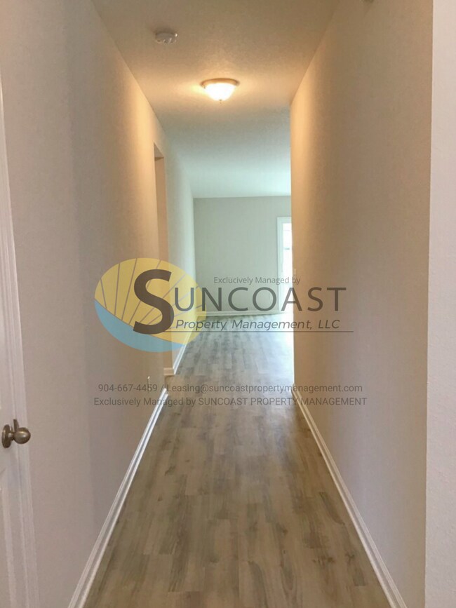 Building Photo - MOVE NOW! Spacious & Cozy 4/2 Home in West...
