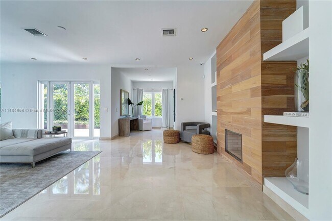 Foto del edificio - 330 E San Marino Dr