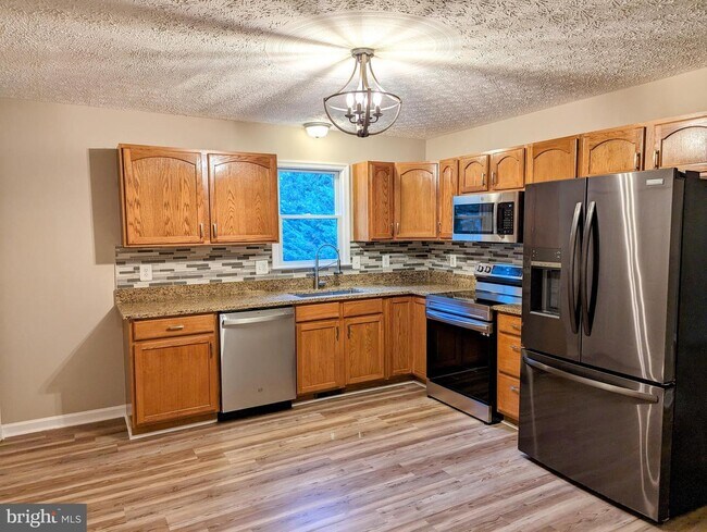 Foto del edificio - 28 Oakleaf Ct