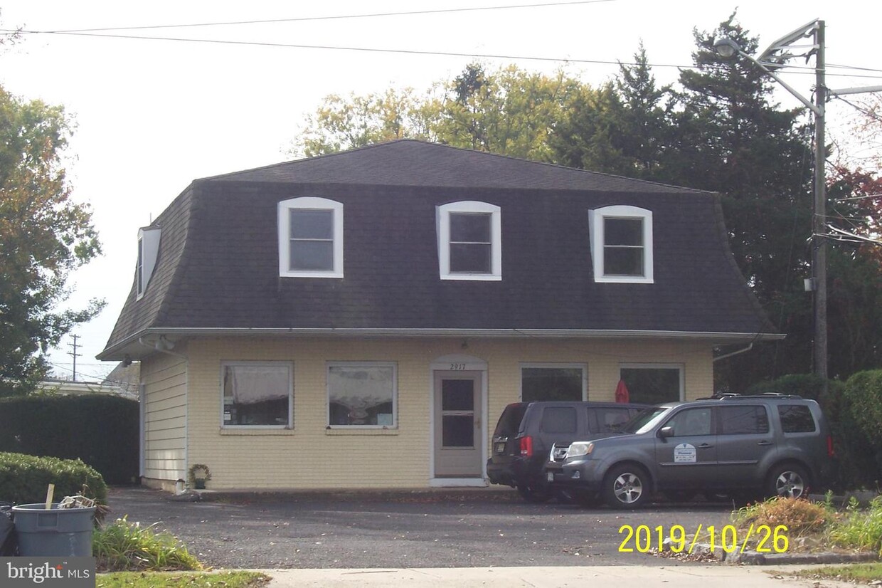 Primary Photo - 2917 E State St