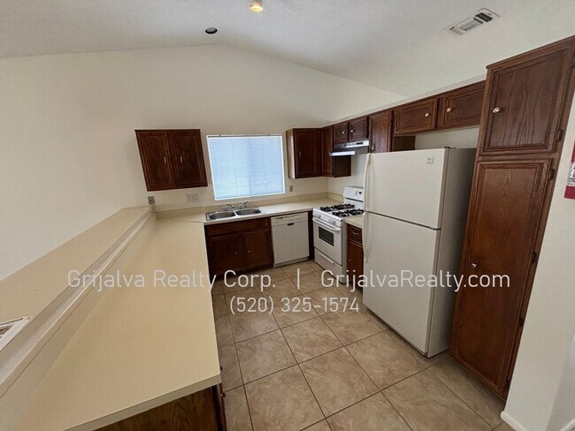 Foto del edificio - 3 Bedroom House in Midvale for Rent (Drexel/Midvale Park)