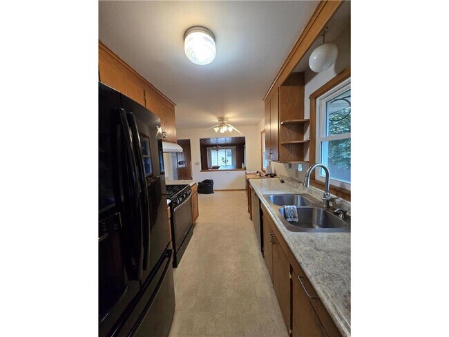 Foto del edificio - 3209 Welcome Ave N