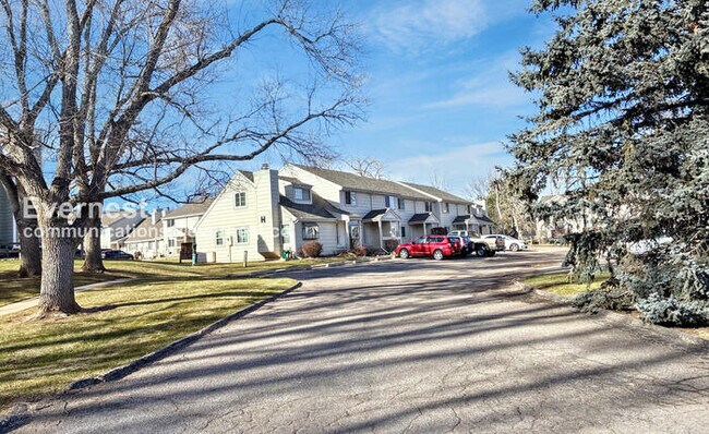 Foto del edificio - 2924 Ross Dr