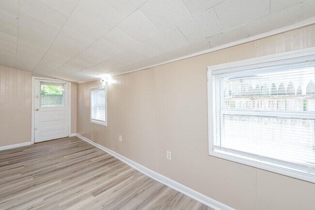 Building Photo - 1270 Auburn Ave