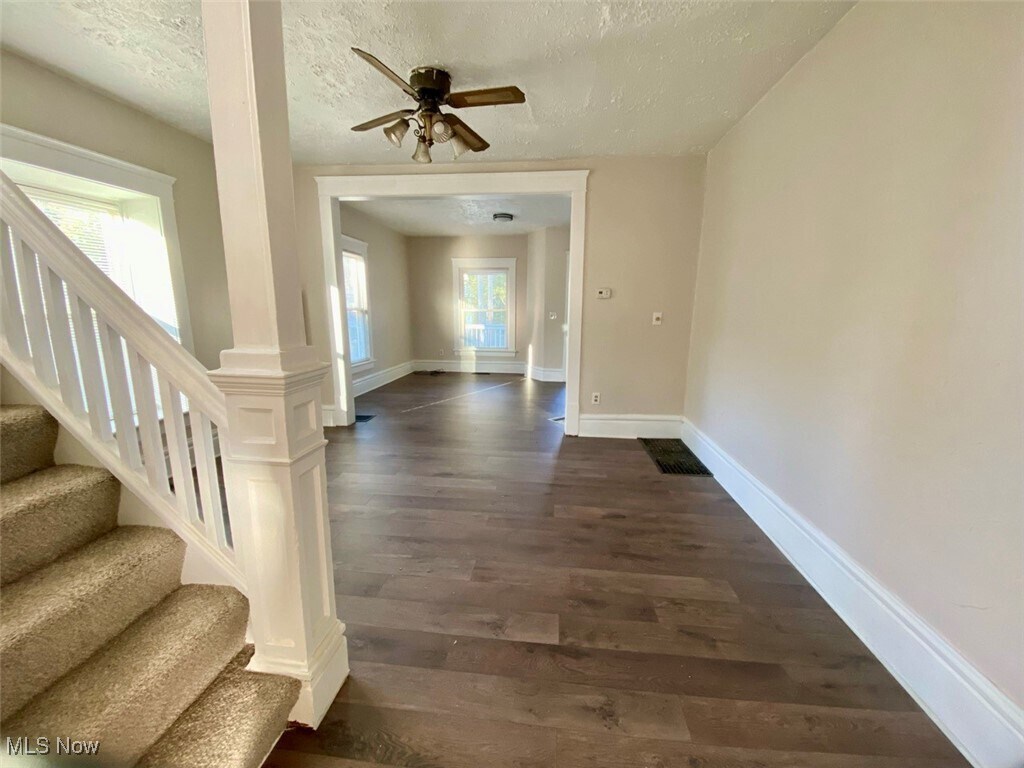 581 Schiller Ave Akron, OH 44310 – photo 2