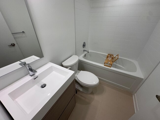 Building Photo - 80 Grn Gdns Blvd