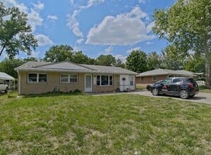 Building Photo - 1717 Winne Dr