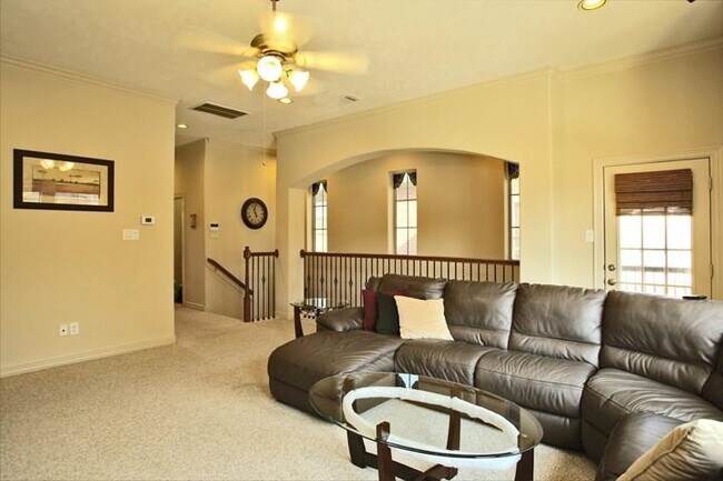 Foto del edificio - 8027 Pagosa Springs Dr