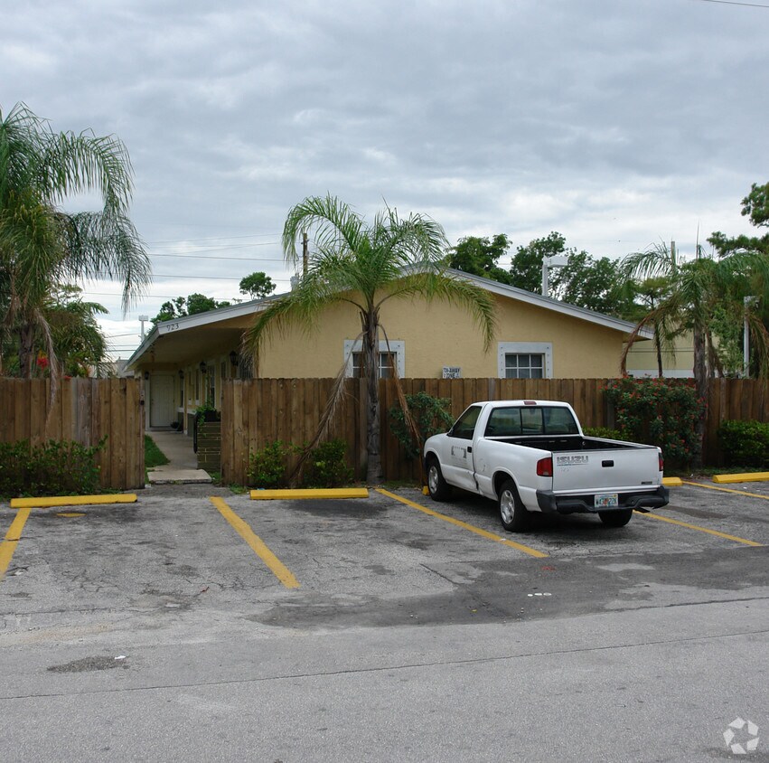 Foto principal - 923 NW 4th Ave