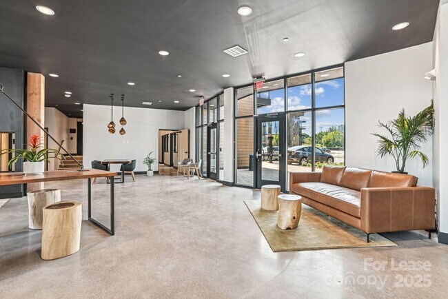 Building Photo - 1028 Stitch Bnd Wy