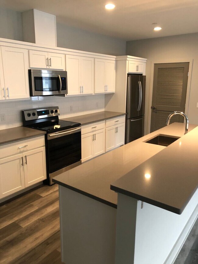 Farrell Communities at Sandy Hook Apartments in Sandy Hook, CT