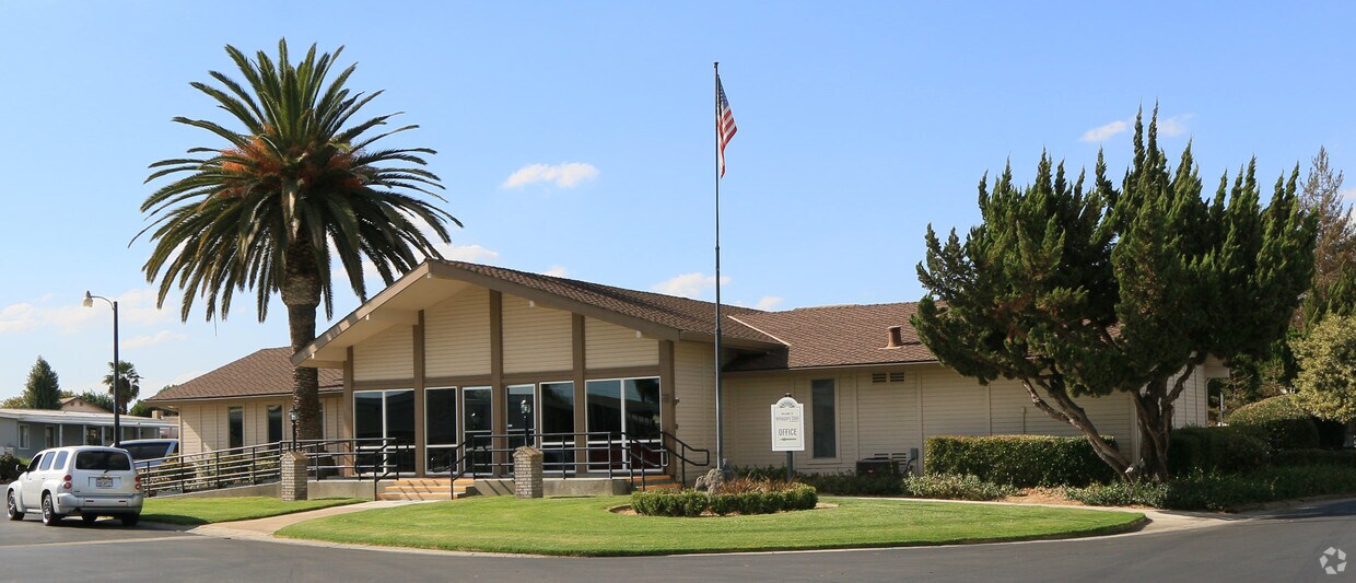 Voyagers Cove MHP Apartments in Ceres, CA