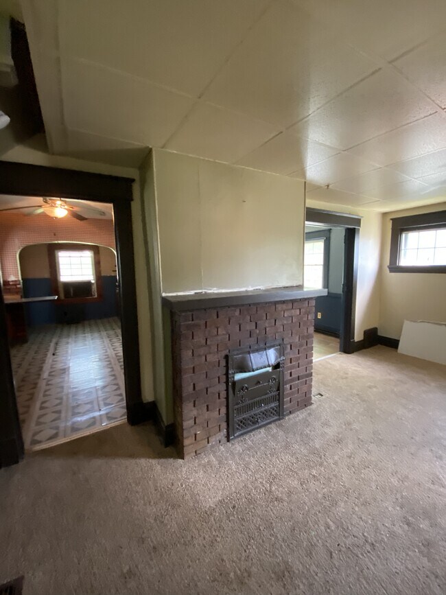 Building Photo - 523 New Castle Ave