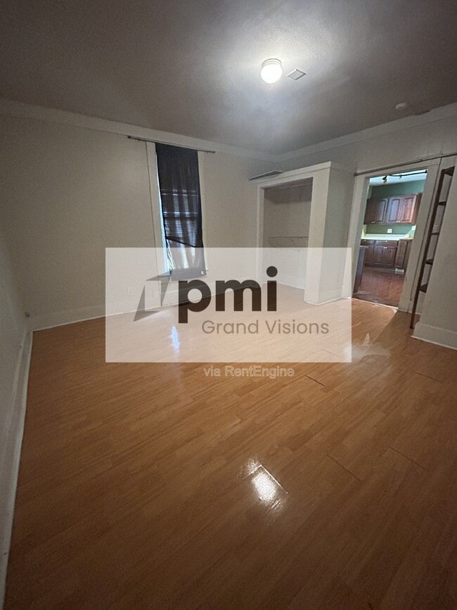 Building Photo - 321 A St