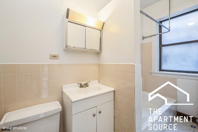 Building Photo - 1511 E 54th St