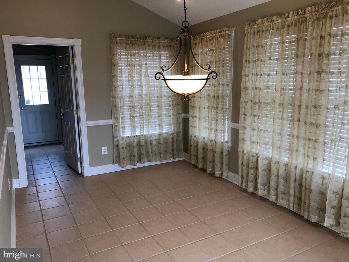 391 Seclusion Shores Dr, Mineral, VA 23117 House for Rent in Mineral