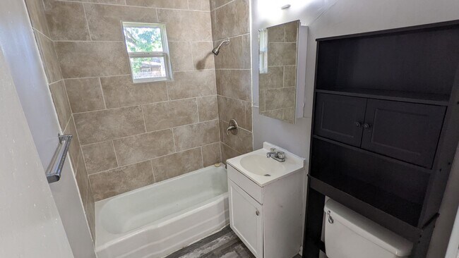 Foto del edificio - 1025 S St Clair St