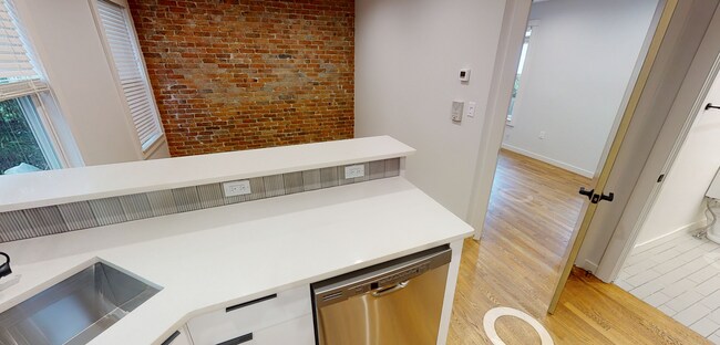 Building Photo - 2 Belvidere Pl