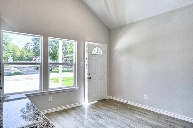Foto del edificio - 9814 Arbor Oak