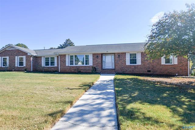 Building Photo - 804 Ashwood Dr