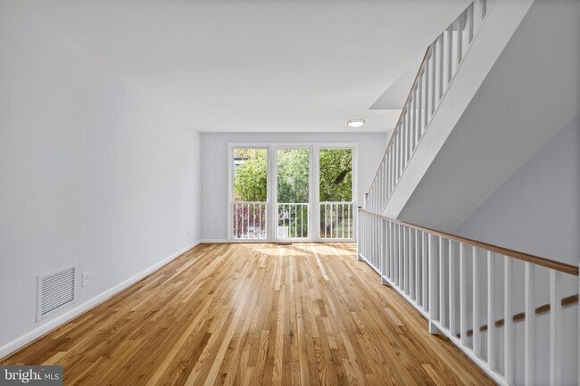Foto del edificio - 723 Delaware Ave SW