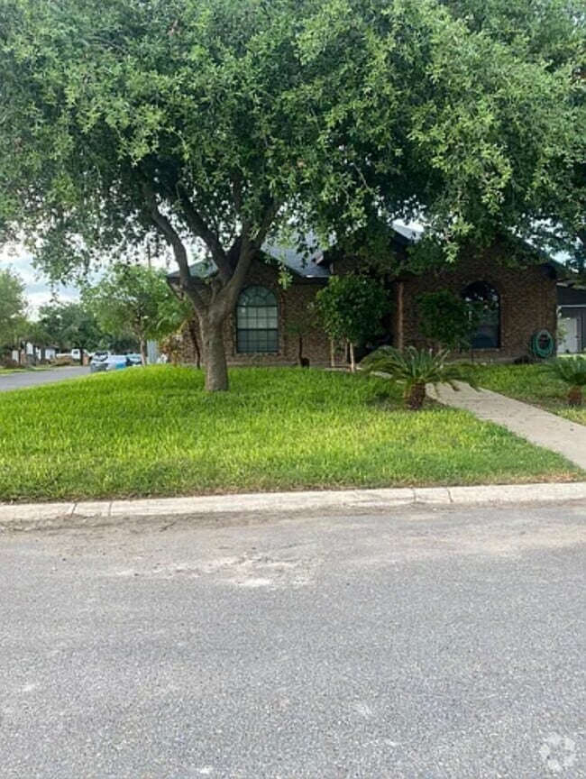 Building Photo - 3501 Viento St