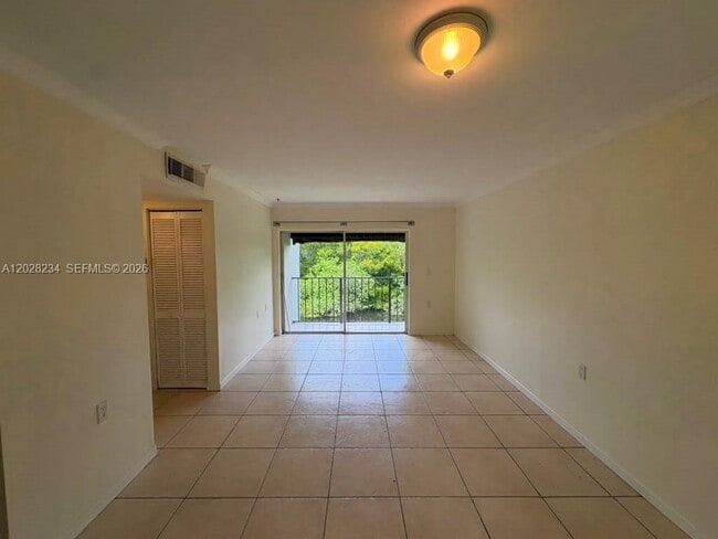 Building Photo - 1141 Lake Victoria Dr