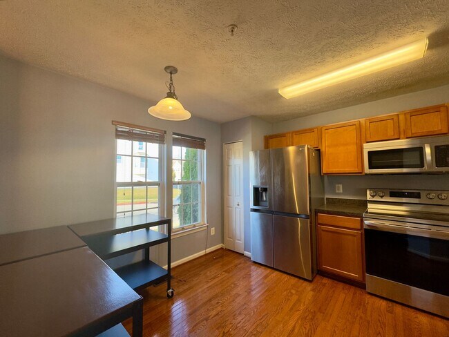 Foto del edificio - Charming 2 Bedroom/2.5 Bathroom Townhome in Aberdeen, MD!